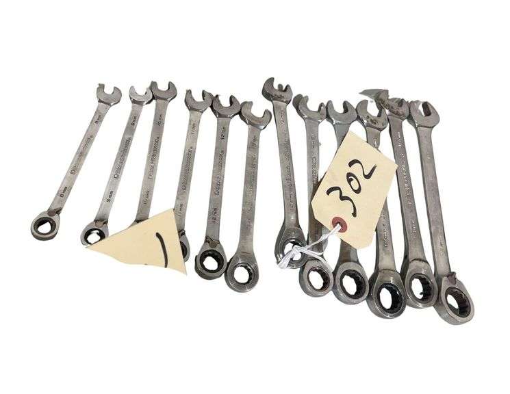 Set of GearWrench Combination Ratcheting Wrenches 8-19mm image