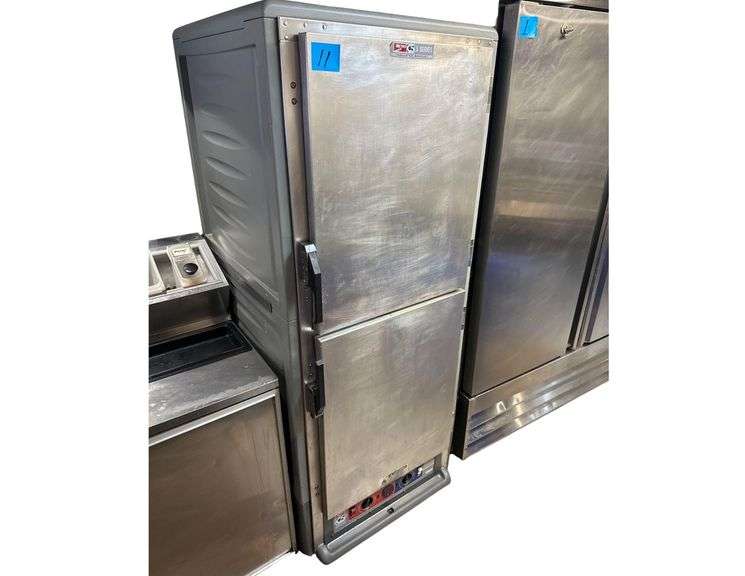 Metro C5 3 Series Insulated Proofing and Holding Cabinet - 28in x 33in x 71in image