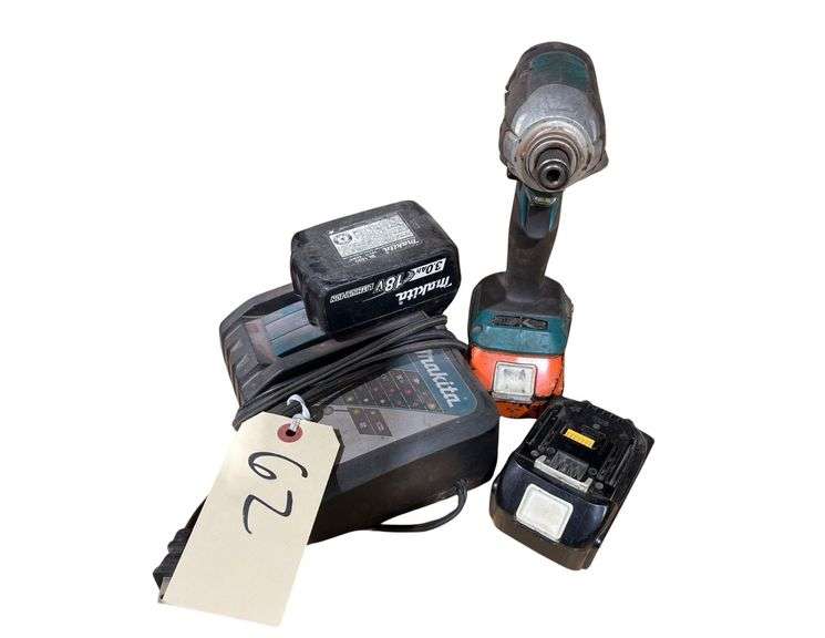 Cordless Makita 18 Volt Driver 3 Batteries and Charger image