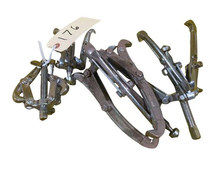 (4) 3 Jaw Gear Pullers image