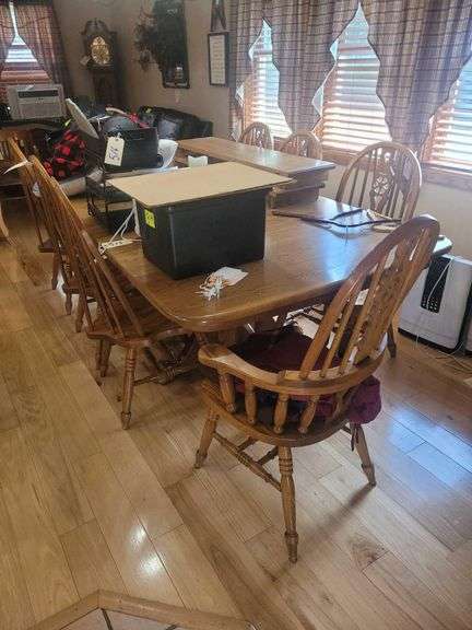 Country Style Table 8ft with 2 Extra 12in Leaves and 8 Chairs Must be Removed After 4 on Removal Day image