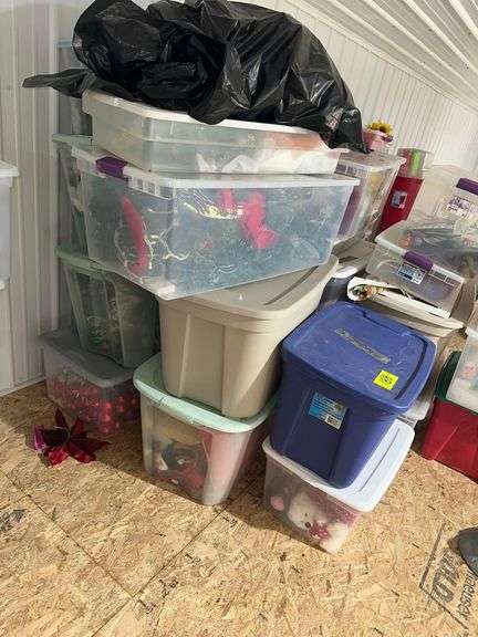 10 Totes Of Holiday Decor image