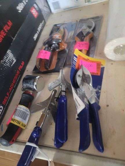 Various Carpet Tools image