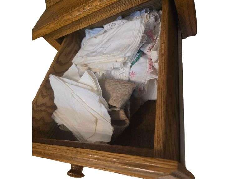 Contents on Drawers Various Linens image