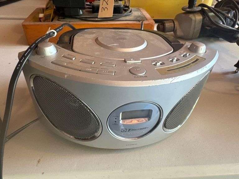 Emerson Stereo & CD Player image