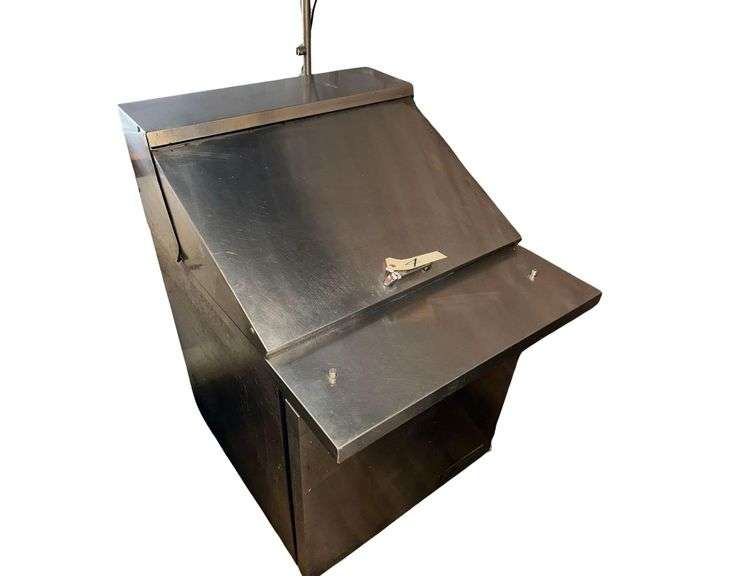 True Mfg. Refrigerated Prep Station - Model TSSU-27-12M-8 - Serial No. 7250257 - 1PH - 28in x 34in x 47in image