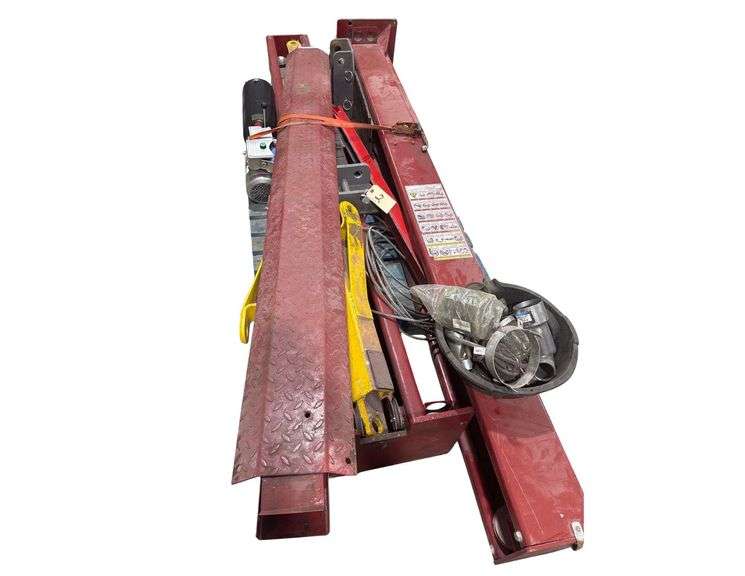 Launch TLT240 9,000 lb Floor Plate Symmetric 2 Post Lift image