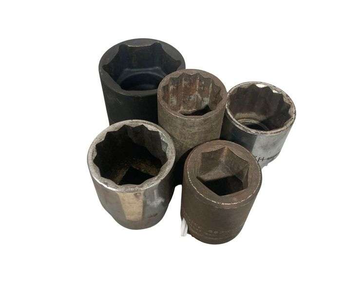 1/2 and 3/4in Sockets image