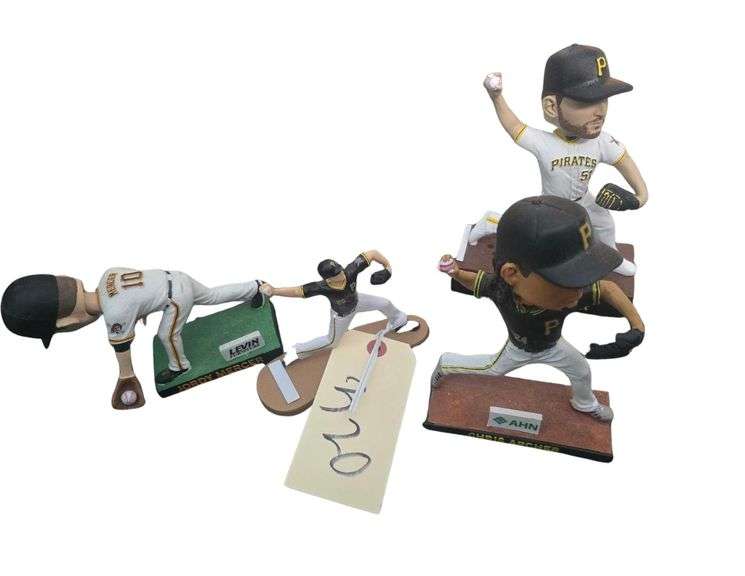 Pirates Figures image