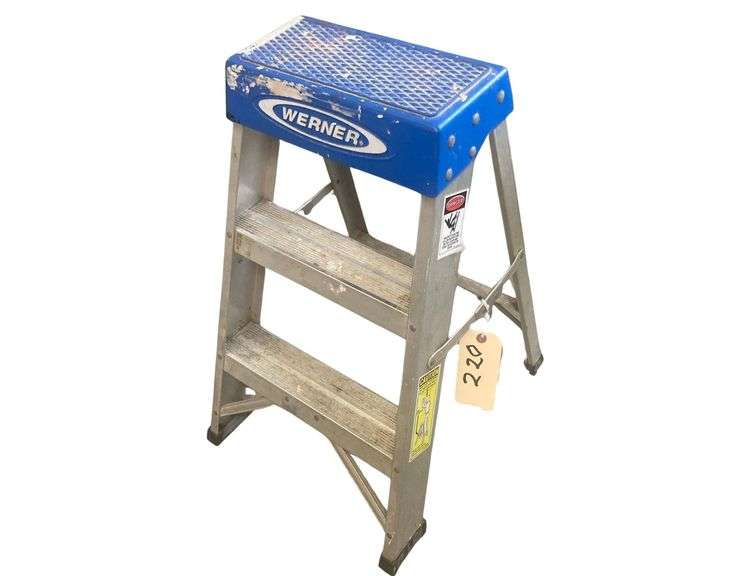 Werner 26in Step Ladder image