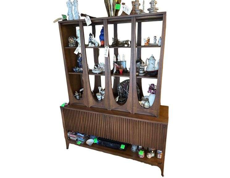 Broyhill Premier Brasilia Collection - 2Pc Dining Room Divider Deck & Credenza Buffet - Catalog No. 6140-73 & 6140-13 - 60" x 19" x 76" - Includes Paperwork image
