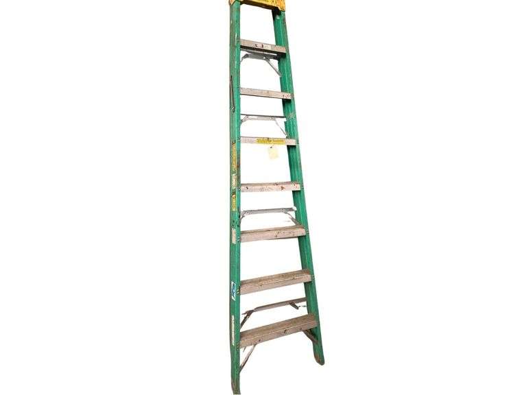 8’ Fiberglass Step Ladder image