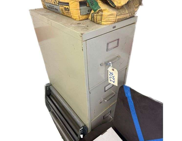 HON 4 Drawer Steel File Cabinet Includes Contents image