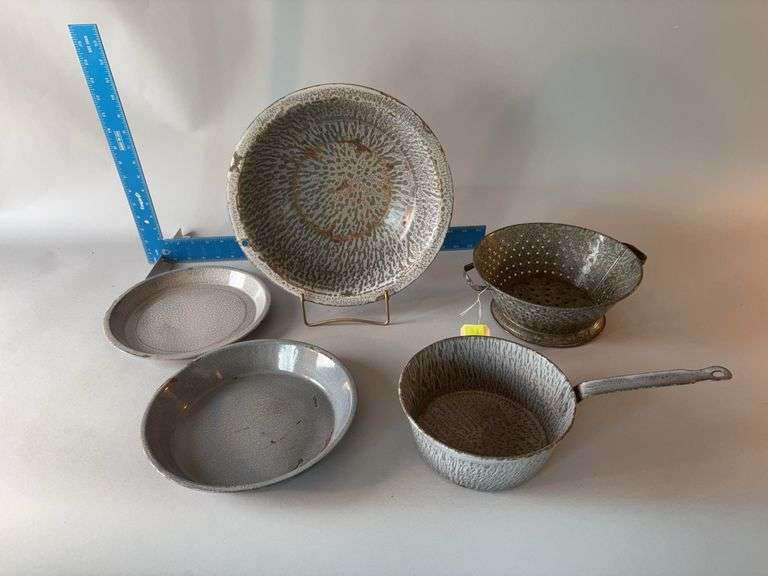 Five pieces gray granite ware image