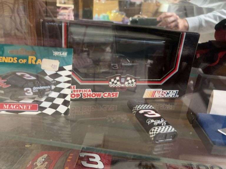 Dale Earnhardt Sr collectibles as shown image