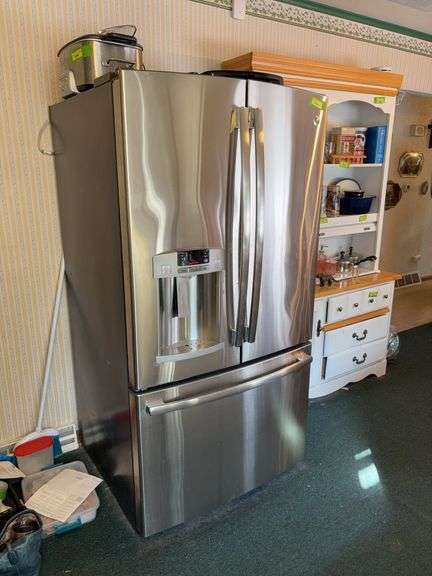 GE refrigerator/freezer  Model GFE27GSDESS 33D x 36.5L x 69H image