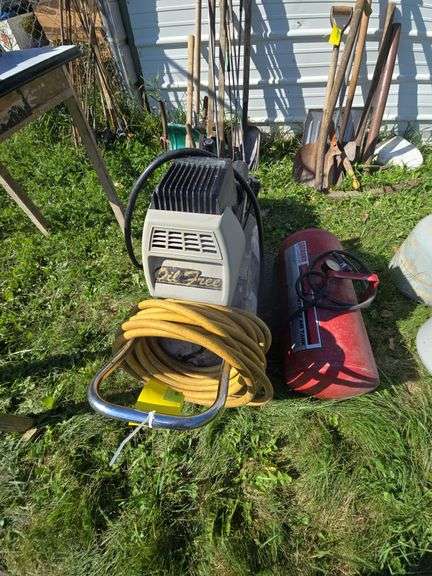 Portable air compressor and air tank