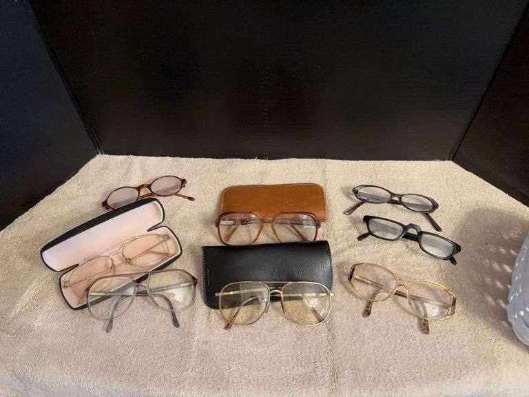 A basket of eyeglasses, men’s and women’s image