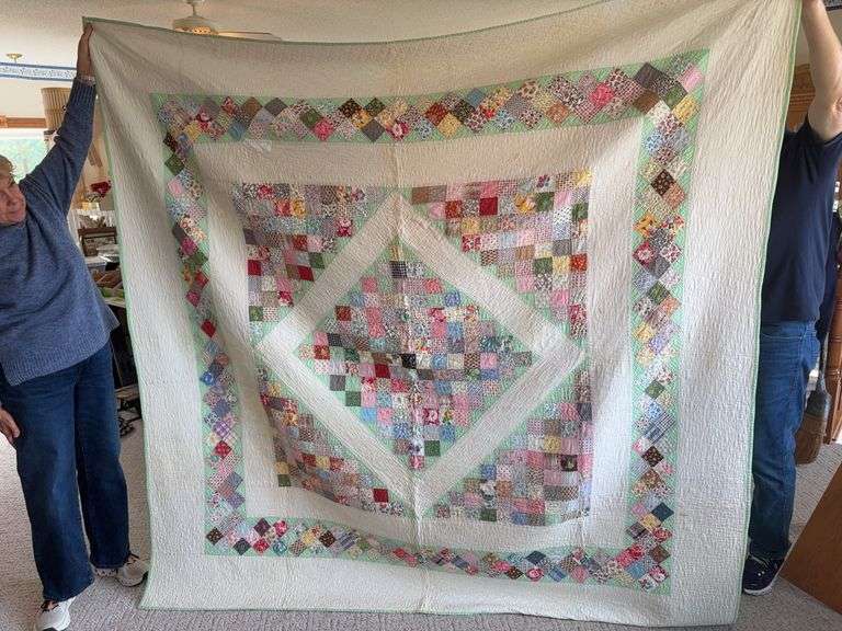 81x82 quilt image