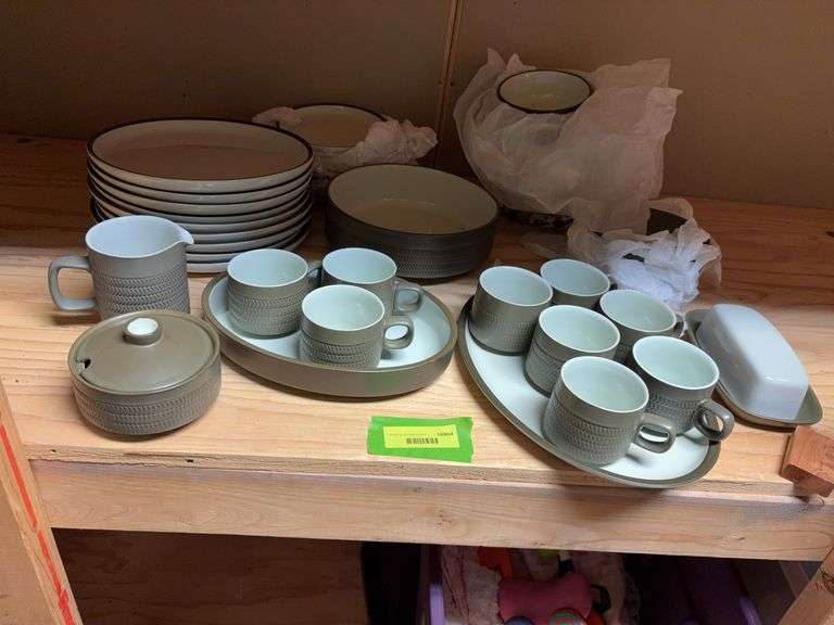 Denby stoneware dinnerware set image