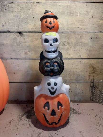 Approx 34” tall Halloween totem pole blow mold No light