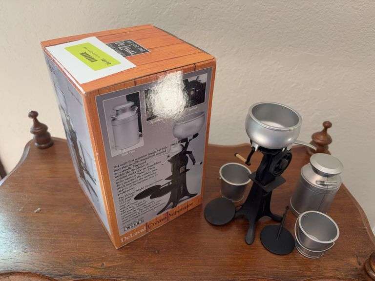 Ertl 1/7th scale cream separator New, but out of box image
