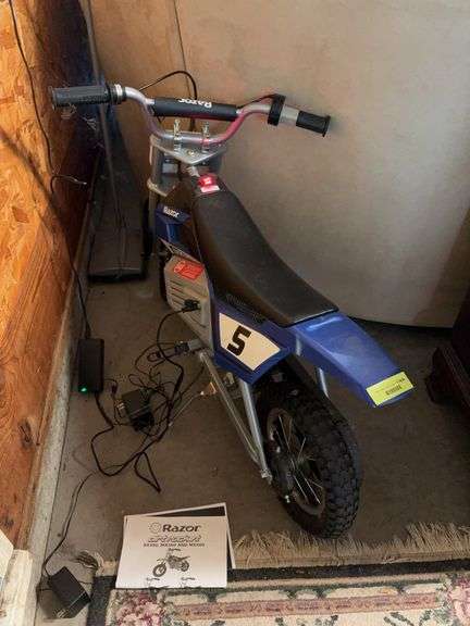Razor Dirt Rocket MX350 electric dirt bike image