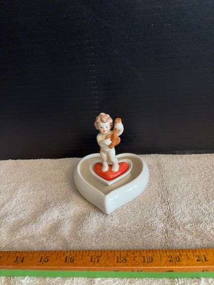 Goebel cupid Valentines heart image