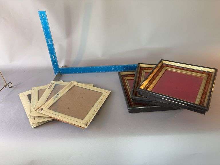 Two sets of matching frames image