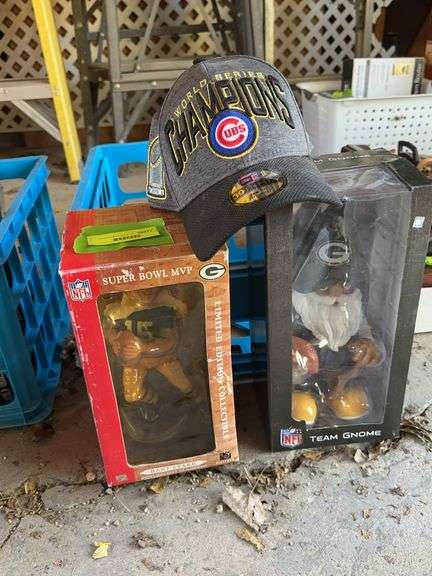 Bart Starr figurine and GB Packers gnome image