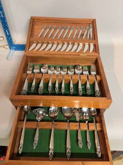 National flatware in very nice box 6pc service for twelve with serving pieces and 6 ice tea spoons image