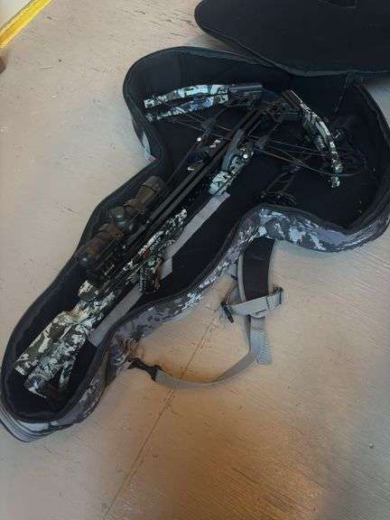 Ripper 415 killer instinct crossbow with scope and carrying case image