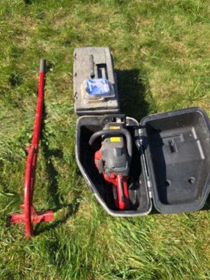 Jonsred CS 2240 S chainsaw w/ case, accessories, can't hook, and chains