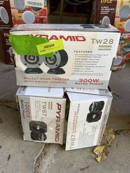 3 NIB Pyramid speakers image