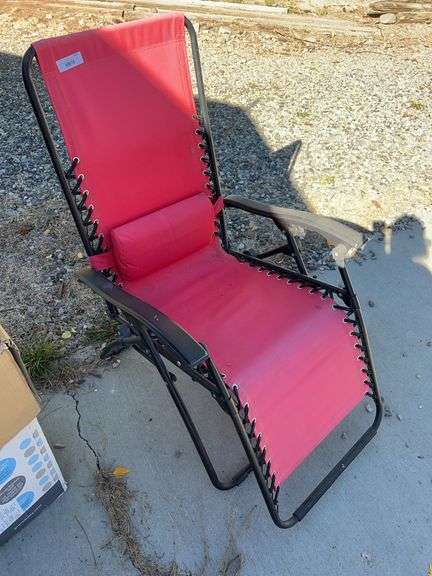 Zero gravity lawn chair 