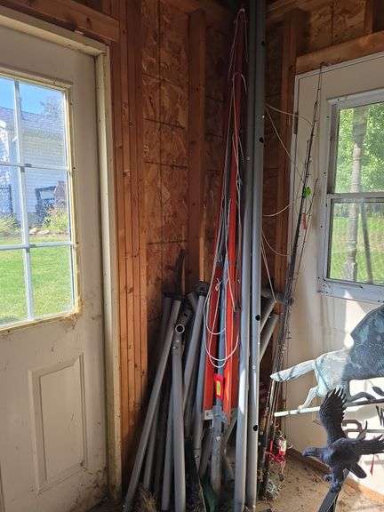Fold up clothes line and metal framework image