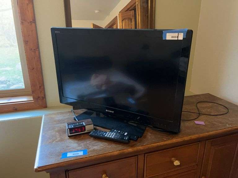 32 inch Sony flatscreen TV