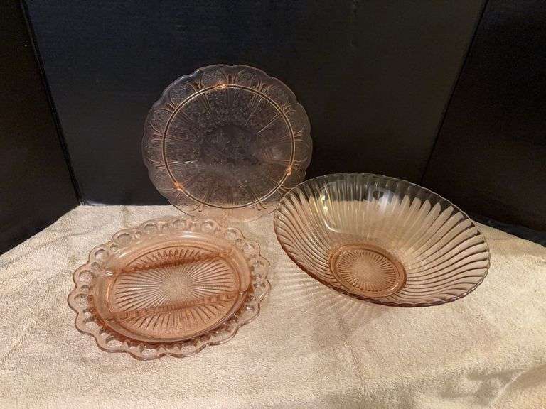 Pink depression serving pieces image