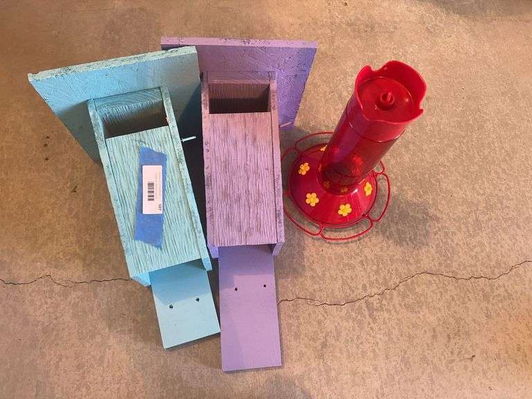 Hummingbird feeder and two bird houses