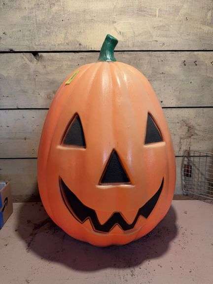 Jack-o-Lantern blow mold approx 32” tall No light