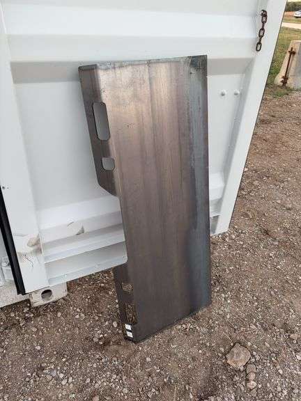YINTATECH 1/4” Universal Quick Attach Mount Plate	WOLVERINE  QMP3-16-6T	"Weight: 82 lb Outside Width: 45.2"" Inside Width: 44.29” Length: 16.81"".  Thickness: 1/4”, MOUNT VERNON image