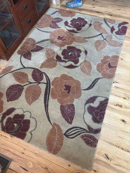5 x 8 blended wool area rug that could use a good cleaning