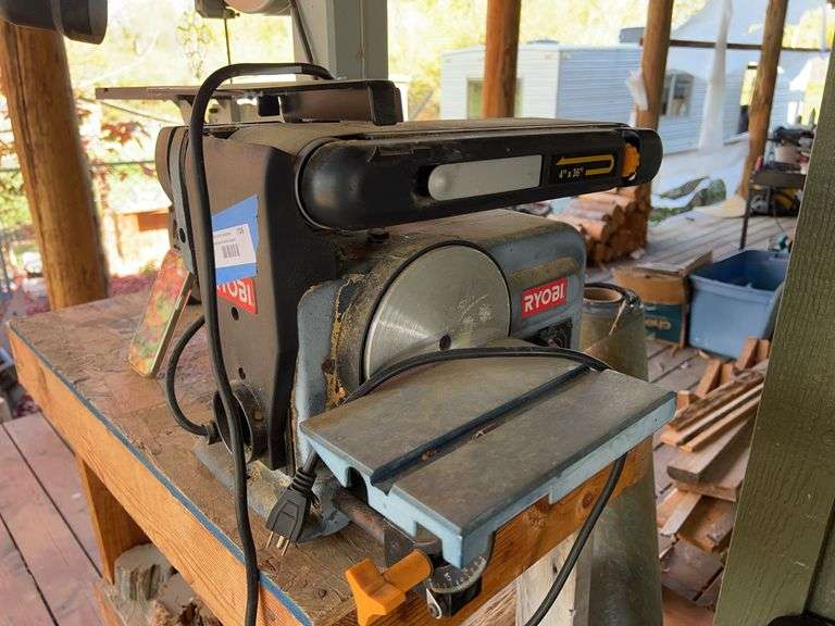 Ryobi 4” and 6” belt and disc sander image