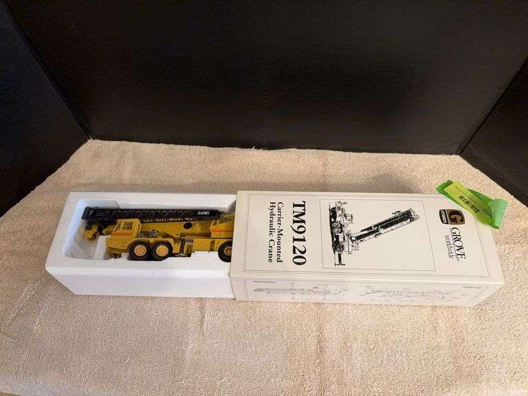 Grove Worldwide carrier mounted hydraulic crane TM9120 image