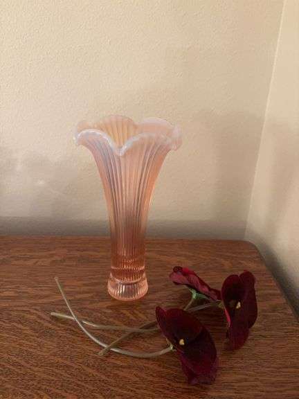 9” tall opalescent to pink vase image