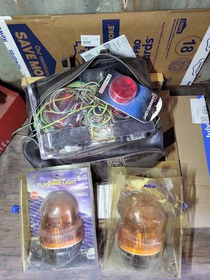 Flashing lights, trailer lights