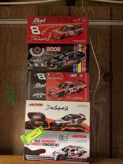 Five 1:24 scale die cast cars as shown image