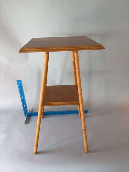 14x15x29H maple parlor table image