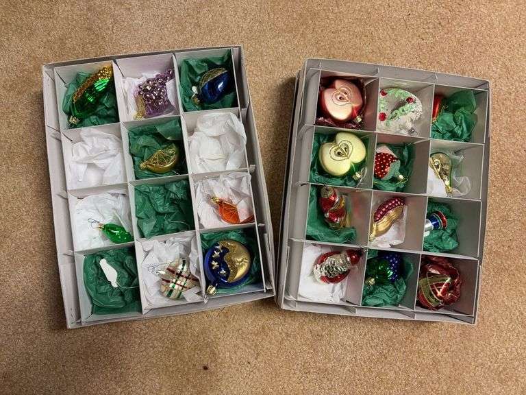 Glass Christmas ornaments 21 pcs probably Czech image
