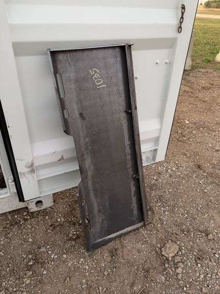 YINTATECH 1/2” Universal Quick Attach Mount Plate	WOLVERINE		QMP2-16-12T	"Weight: 125 lb Outside Width: 45.67"" Inside Width: 44.65” Length: 18.74"". Thickness: 1/2” , MOUNT VERNON image